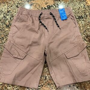 Sovereign Size L State Casual Cargo Shorts with Elastic Waistband. Has marks